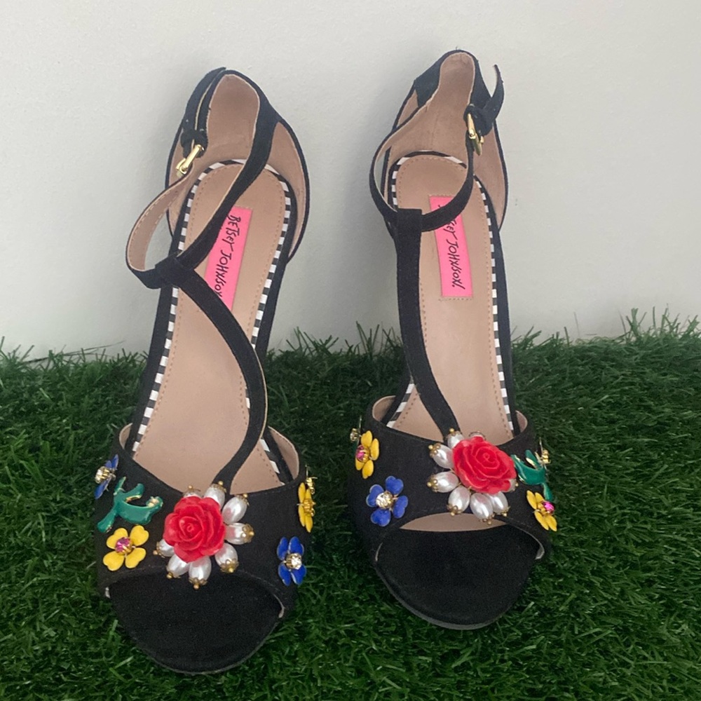 Betsey Johnson pumps